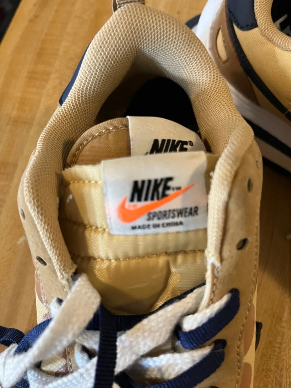 Nike Women's Tan and Navy Sporty Low-Top Sneakers Size 7 - Picture 3 of 5